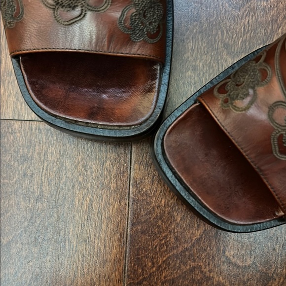 Via Spiga Rare Retro Square Toe Platform Heels, Embroidered Leather, Size 6 - Picture 5 of 15